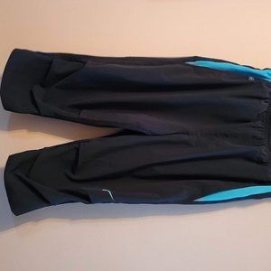 4 for $25 Nike Fit Dry Athletic Pants in Med